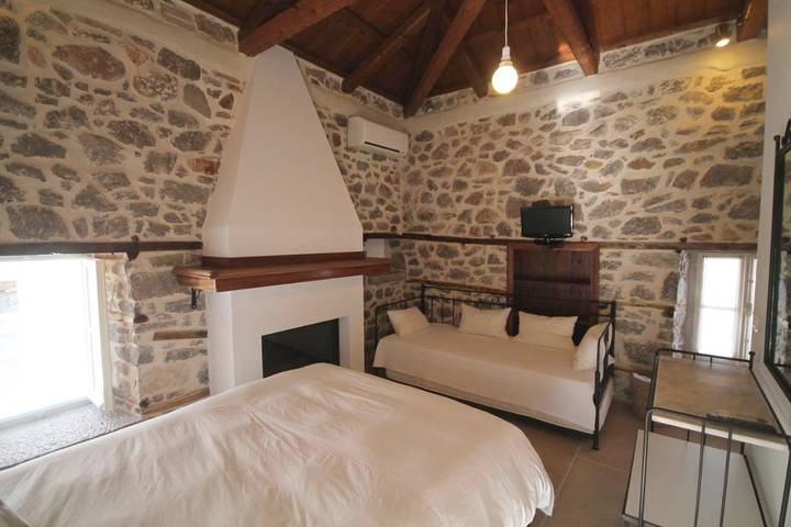 Maison d’hôte pour 2 personnes, avec terrasse et jardin à Hydra - 3