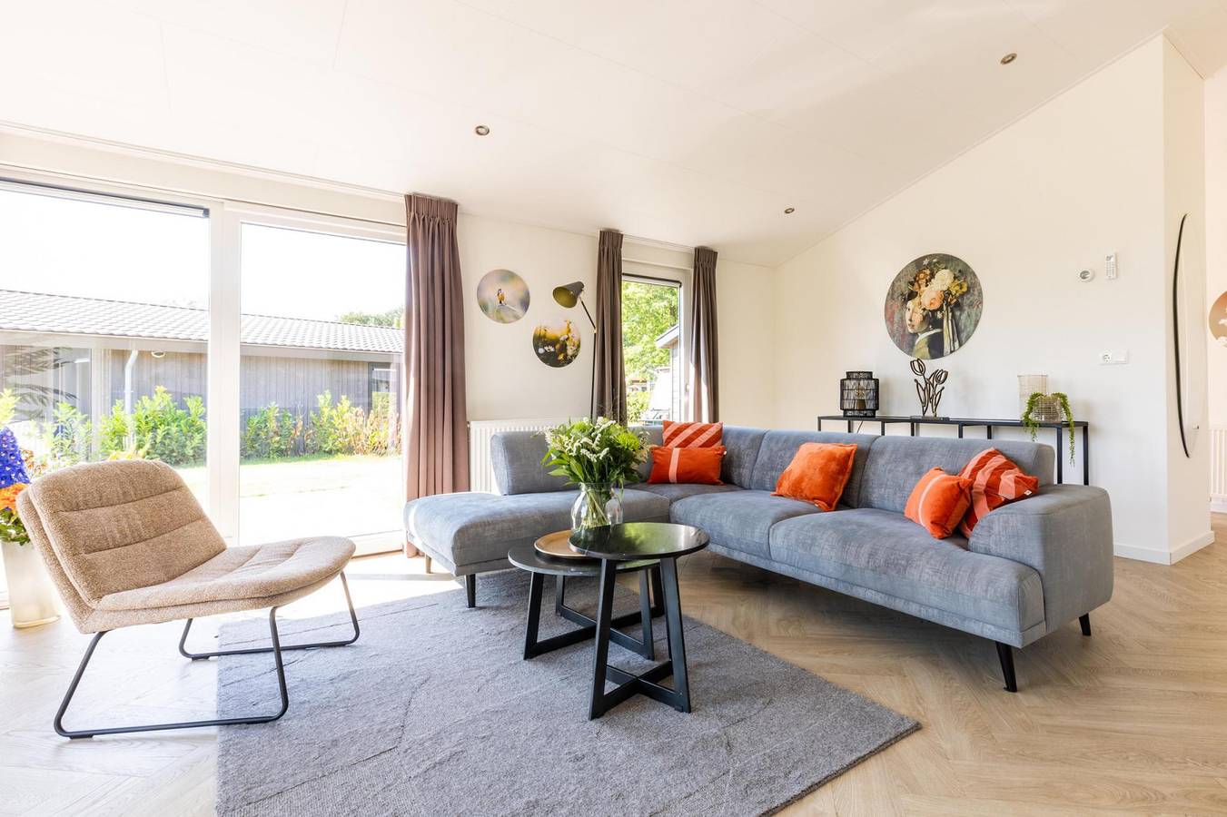 4 persons lodge with bath located by the water on holiday park Molenvelden in Veldhoven in Veldhoven, North Brabant