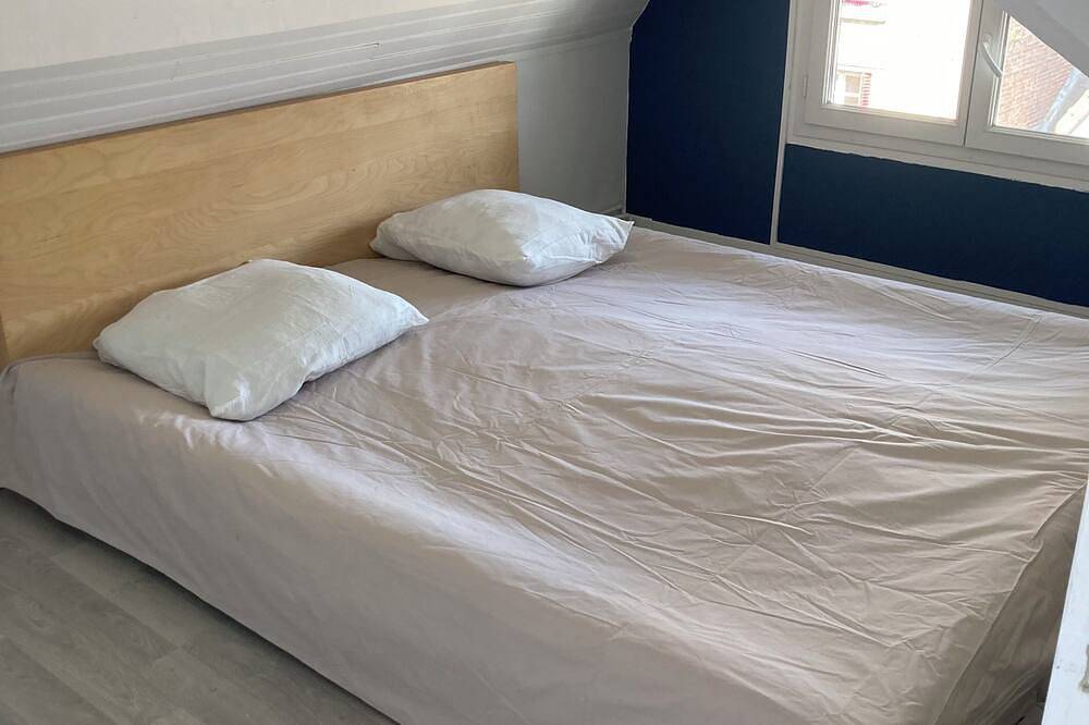 Beautiful house with terrace 10 minutes by train from Paris and 6 minutes walk from the station. in Colombes, Hauts-de-Seine