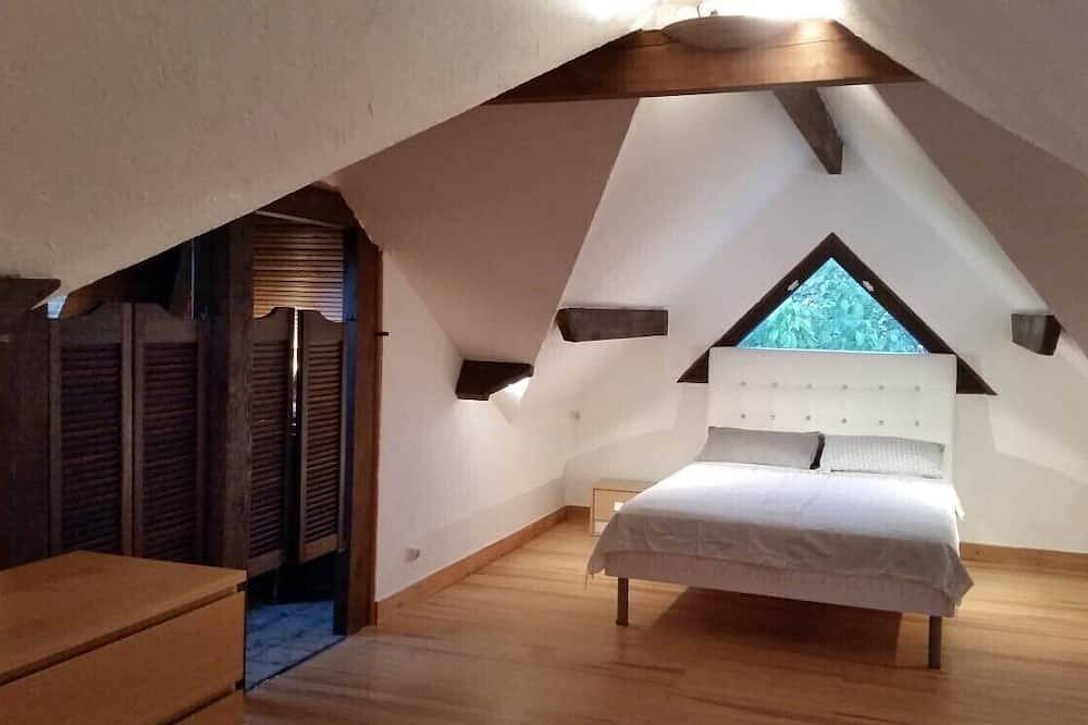 Magnificent, bright house with large garden, conveniently located. Quiet neighborhood in Athis-Mons, Essonne