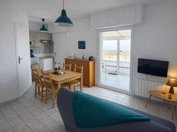 Gîte pour 4 personnes, avec terrasse dans Plage de Grève Blanche - 2