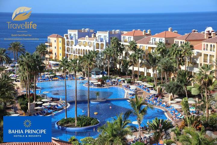 Hôtel pour 2 personnes, avec jardin et vue ainsi que piscine et bassin pour enfant