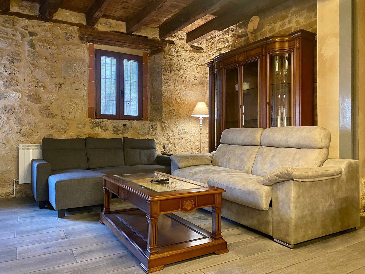Finca 'La Mambla De La Ribera 1' mit Bergblick, Gemeinschaftsgarten und Wi-Fi in Ribera del Duero, Mambrilla de Castrejón