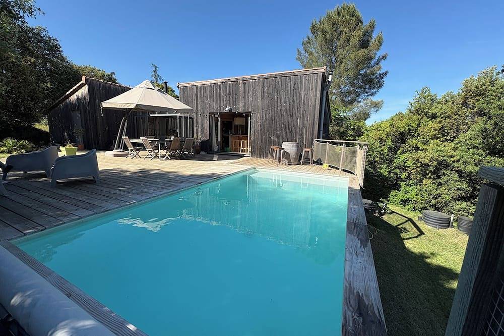 Maison Atypique - Ideal Pour 2 Familles - Piscine Privee - in Banne, Parc national des Cévennes