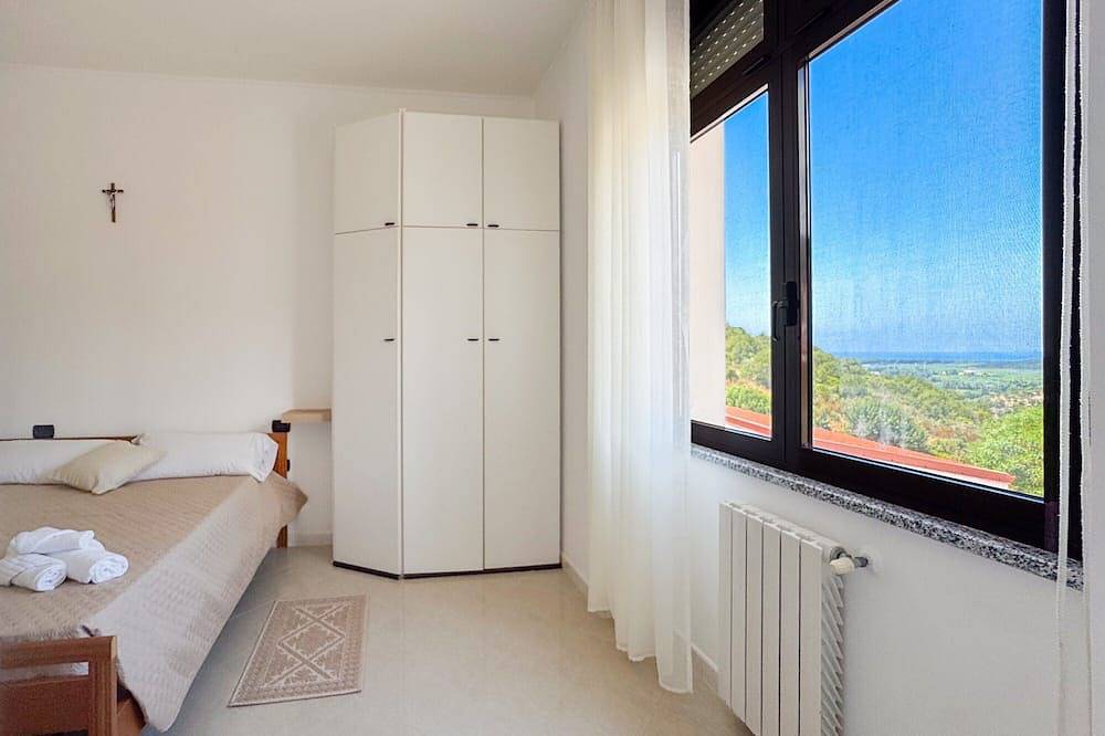 Ganze Wohnung, Familienzimmer mit eigenem Bad und Meerblick in Gonnesa, Iglesiente