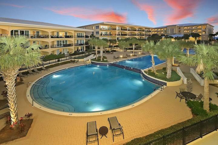 Vacation rental for 8 people, with balcony and hot tub as well as pool in Blue Mountain Beach