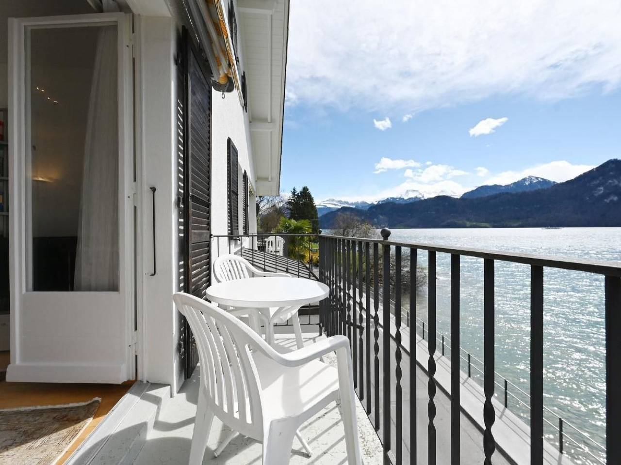Entire apartment, Holiday apartment for 2 people in Weggis, Lake Lucerne