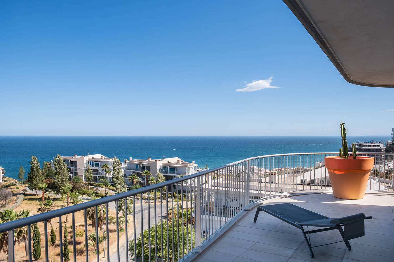 Entire apartment, Higueron Signature Suite in La Capellania, Benalmádena