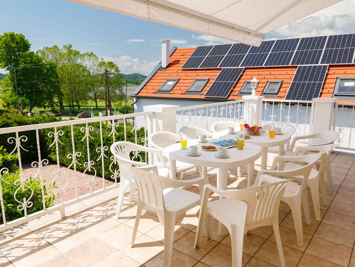 Ferienhaus für 12 Personen, mit Seeblick und Garten sowie Balkon und Ausblick in Plattensee Ostufer - 2