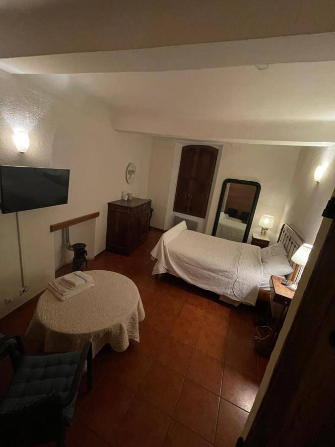 Chambres d' hôtes l'Escalo à Moutiers-Ste-Marie (04360) in Moustiers-Sainte-Marie, Alpes-de-Haute-Provence
