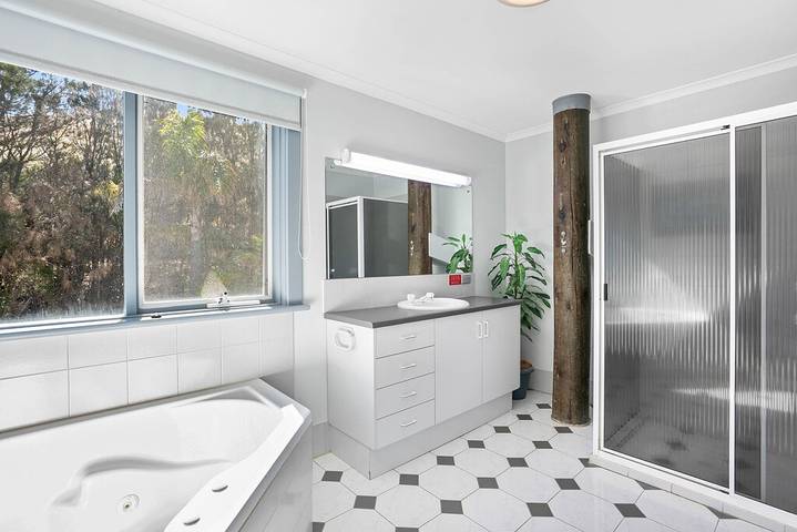 Holiday home for 10 people, with balcony/terrace in Carrickalinga