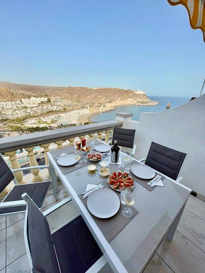 Apartamento para 2 personas, con piscina además de terraza y vistas en Playa del Cura