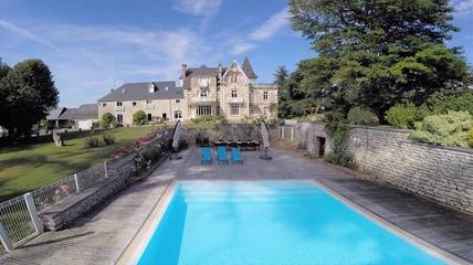 Chambre d’hôte pour 2 personnes, avec vue et vue sur le lac ainsi que piscine et jardin à Châtillon-sur-Indre