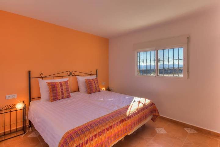 Gîte pour 5 personnes, avec jardin ainsi que terrasse et piscine à Albox - 2