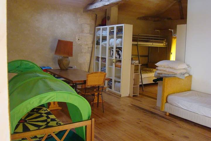 Location de vacances pour 8 personnes, avec piscine ainsi que jardin et terrasse dans Mareuil en Périgord - 3