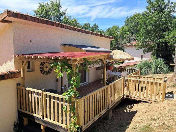 Location de vacances pour 4 personnes, avec Terrasse et Jardin ainsi que Piscine et Vue à Saulgond - 4