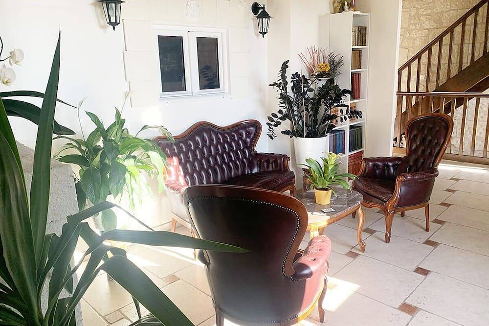 La Douce France Trianon / Summer rates 2024 in Chinon, Loire Valley