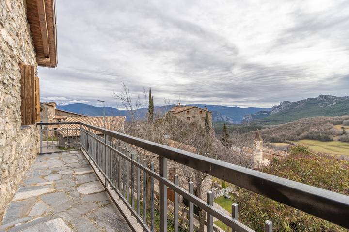 Casa de vacaciones para 15 personas, con Balcón y Jardín en Pallars Sobirà
