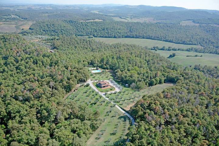 Location de vacances pour 8 personnes, avec piscine ainsi que jardin et vue à Sinalunga - 4