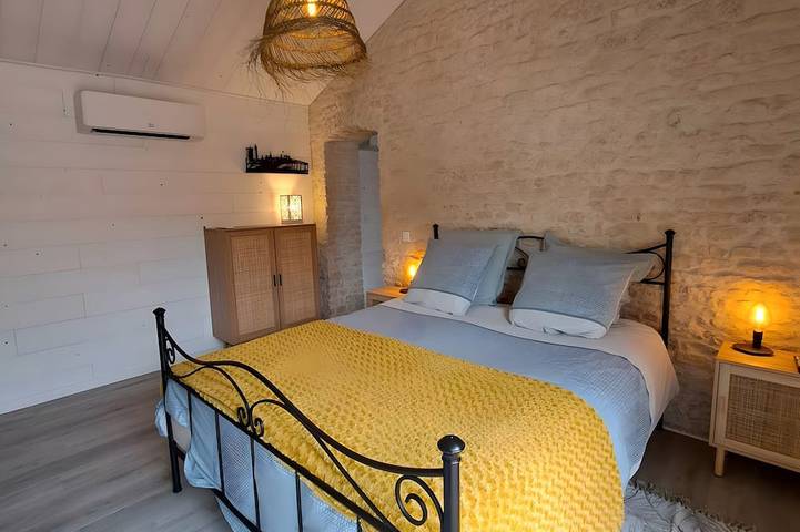 Location de vacances pour 6 personnes, avec terrasse et jardin à La Jarrie - 4