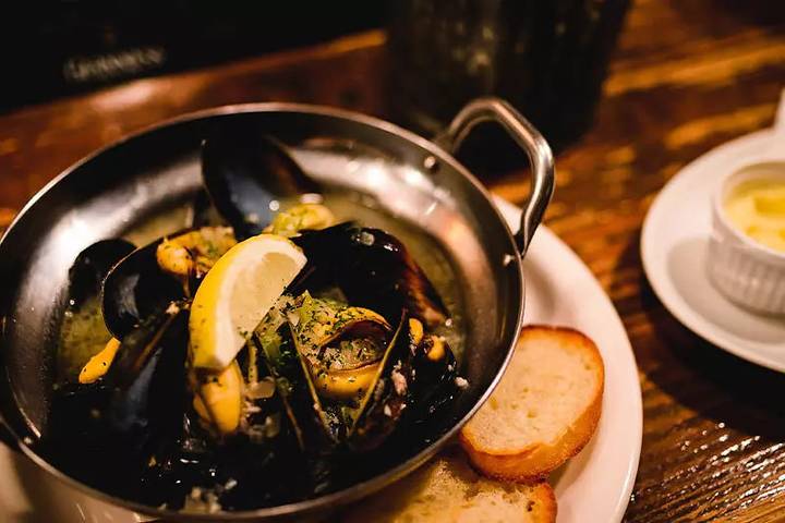 Camping für 6 Personen, mit Terrasse und Pool in Martigues - 4