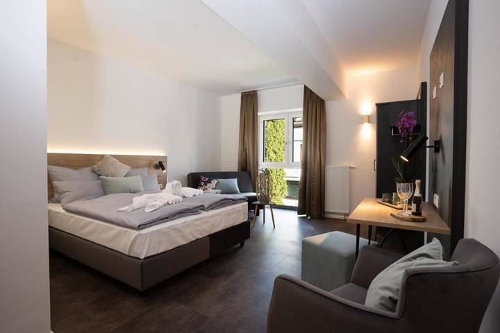 Hotel für 2 Personen, mit Terrasse in Schwaebisches Donautal
