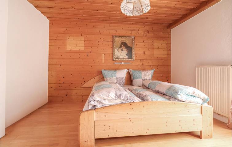 Gemütliches Ski-Apartment mit Parkplatz und Terrasse in Ebbs, Kaisergebirge