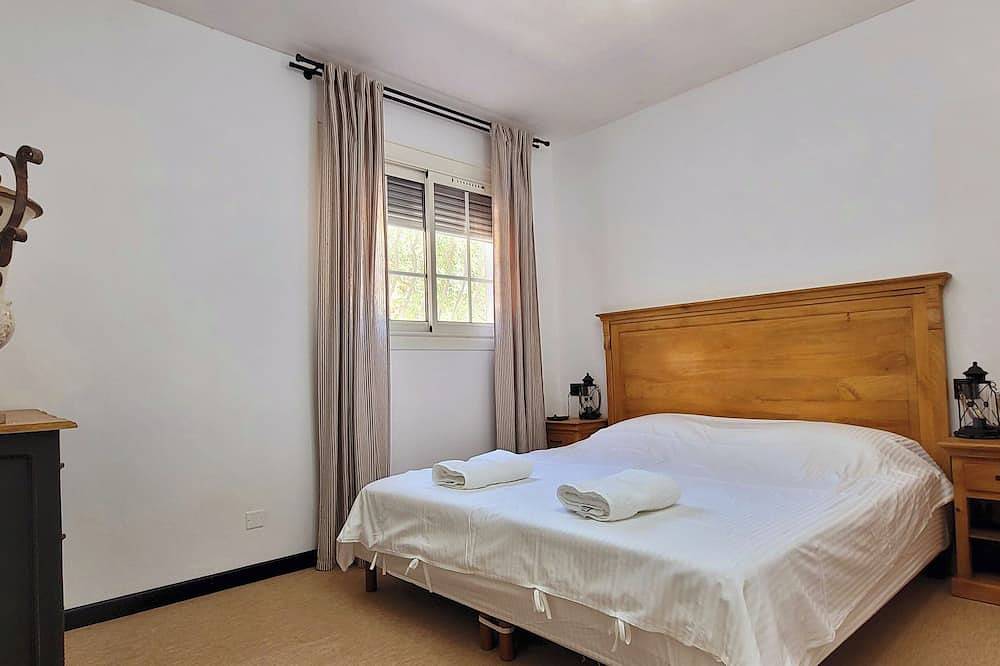 Propriété 10 personnes avec piscine au milieu des oliviers in Carnoules, Région de Toulon