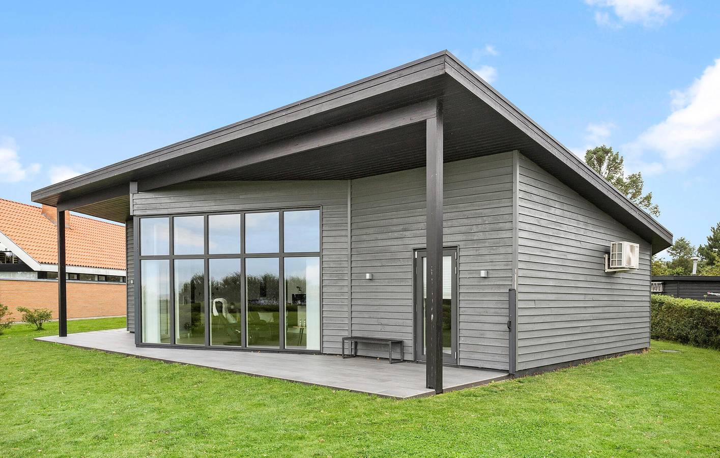 Vacation house for 6 people with yard in Årø, Haderslev