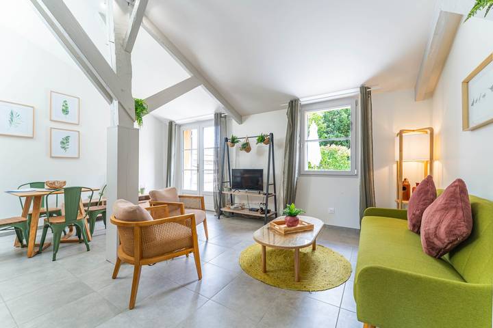 Gîte pour 2 personnes, avec jardin et piscine, adapté aux familles - 1