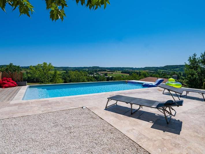 Location de vacances pour 6 personnes, avec piscine et terrasse à Dausse - 2