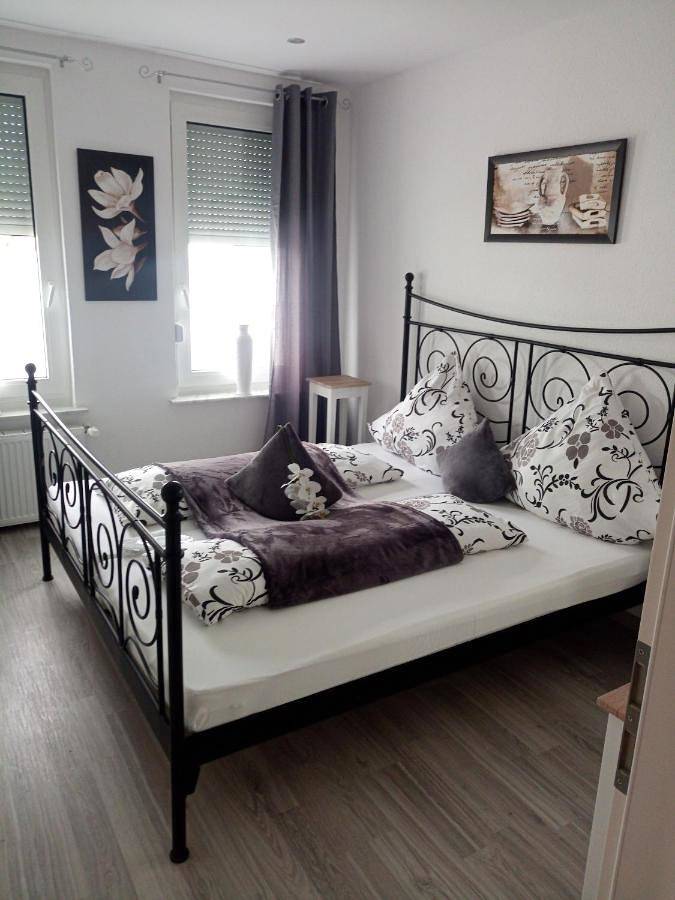 Ferienwohnung für 3 Personen, mit Terrasse und Garten