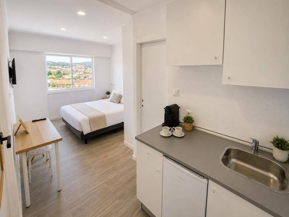 Apartamento inteiro, Exclusive Studio Kitchenette e Wc Privativo in Abrantes e Alferrarede, Rio Tejo