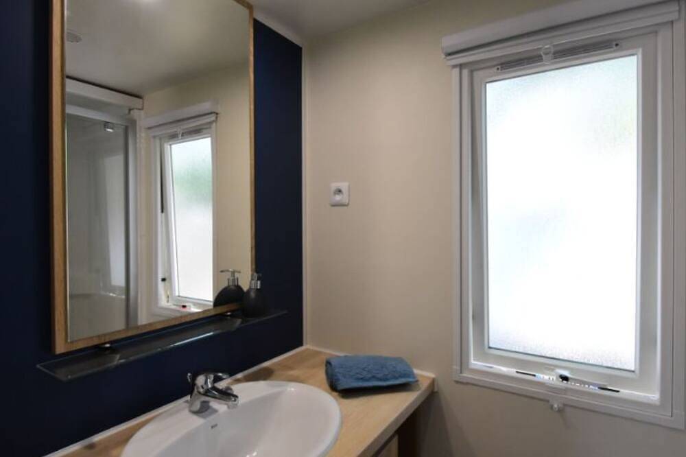 Cottage Parks Le Sen Yan Village Tropical - 3bed mobile home sleeps 6 in Mézos, Côte d’Argent