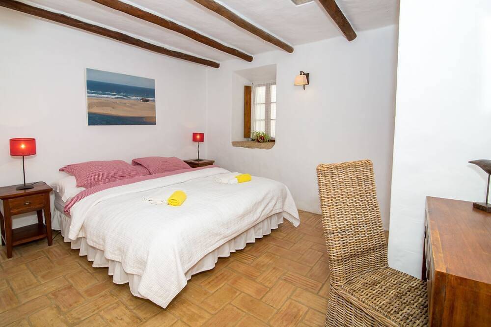 Casa do Medronho - sleeps up to 6 in Bordeira, Faro Distrikt