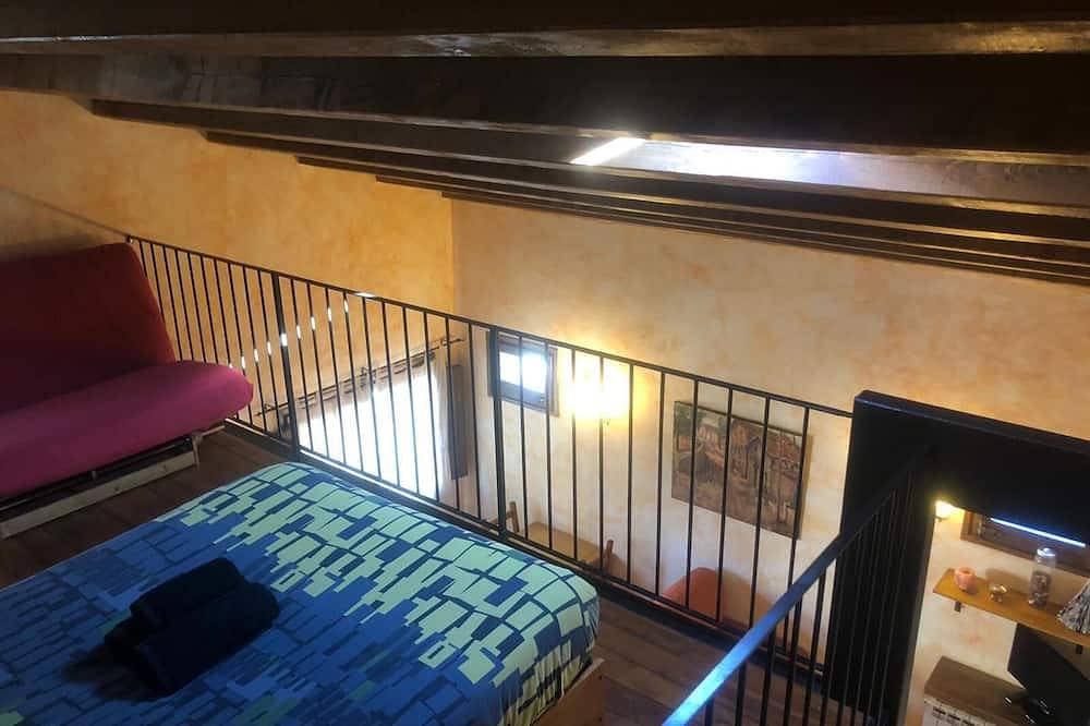 Rural apartment L'Alzina for 2 people in Tavertet, Osona