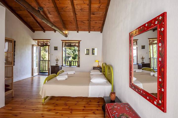 The property has two bedrooms one swimming pool, parking space and sea view. in Sporaden
