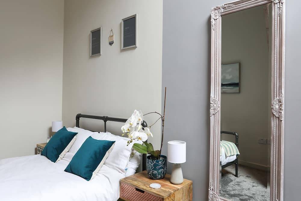 Dinlle, country holiday cottage in Criccieth in Criccieth, Gwynedd