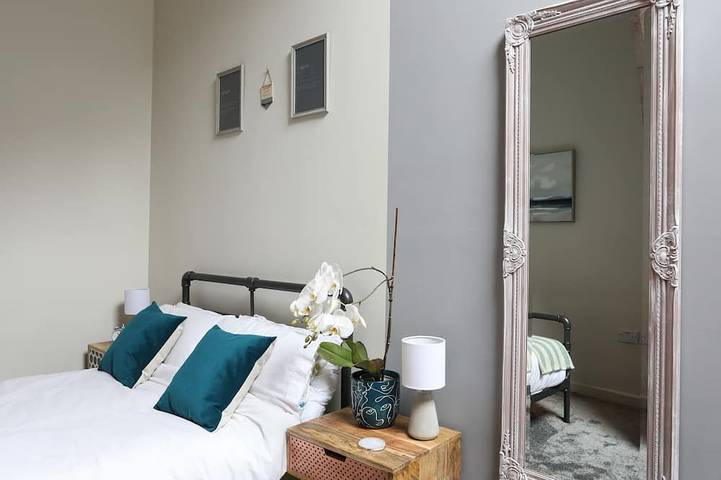 Dinlle, country holiday cottage in Criccieth in Criccieth, Gwynedd