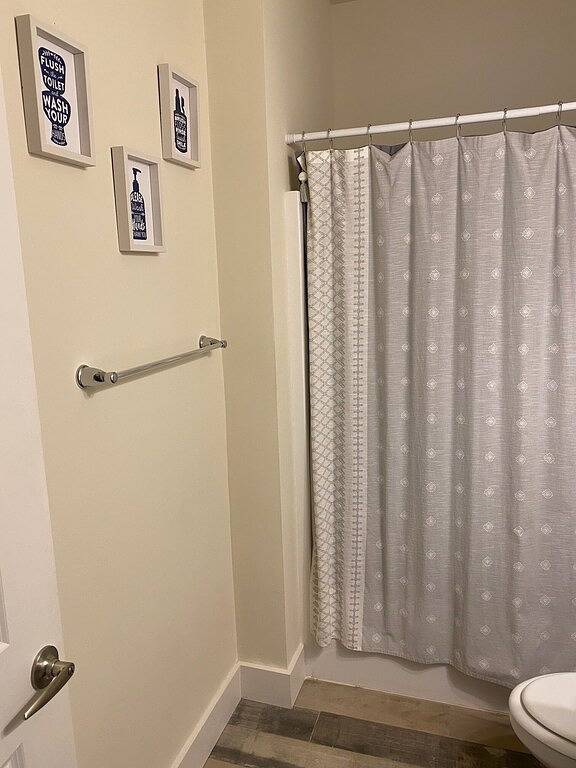 Newer home in historic Hendersonville. Near Asheville and Blue Ridge Parkway. in Hendersonville, Henderson County (NC)