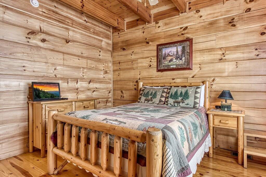 Log Cabin for 12 People in Pigeon Forge, Sevier County