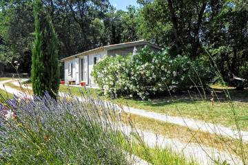 Gîte pour 4 personnes, avec piscine et jardin à Le Puy-Sainte-Réparade