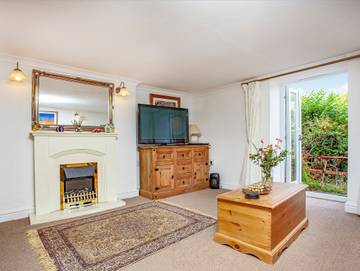 Log Cabin for 4 People in Torquay, Torbay, Photo 3