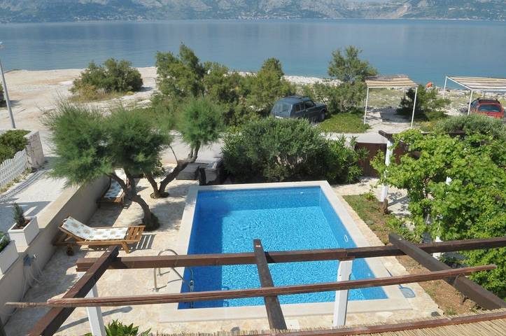 Villa for 10 people, with garden and sauna, with pets in Brac