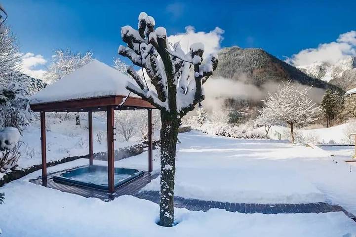 Appartement de vacances pour 5 personnes, avec jardin ainsi que jacuzzi et terrasse, animaux acceptés