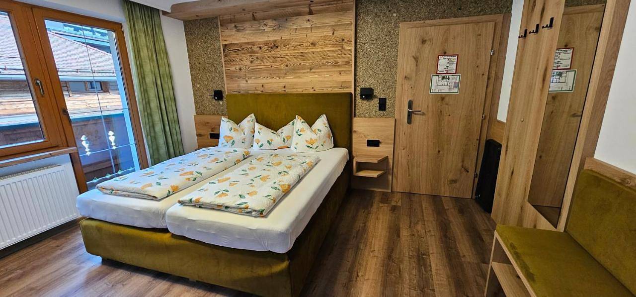Hotel-Garni Pramstraller in Mayrhofen, Zillertaler Alpen