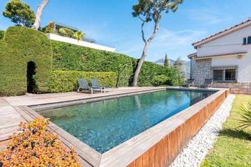 Villa pour 7 personnes, avec piscine ainsi que jardin et terrasse à Roquebrune-Cap-Martin