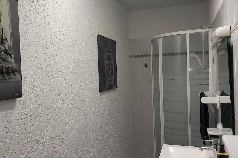 Appartement entier, Appartement le petit paradis ou les animaux de compagnie sont acceptés :) in Saint-Pons-de-Thomières, Région de Béziers