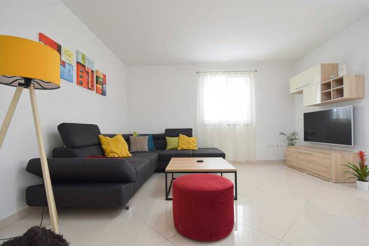 Ganze Wohnung, Ferienwohnung Gem mit Balkon in Malinska-Dubašnica, Krk