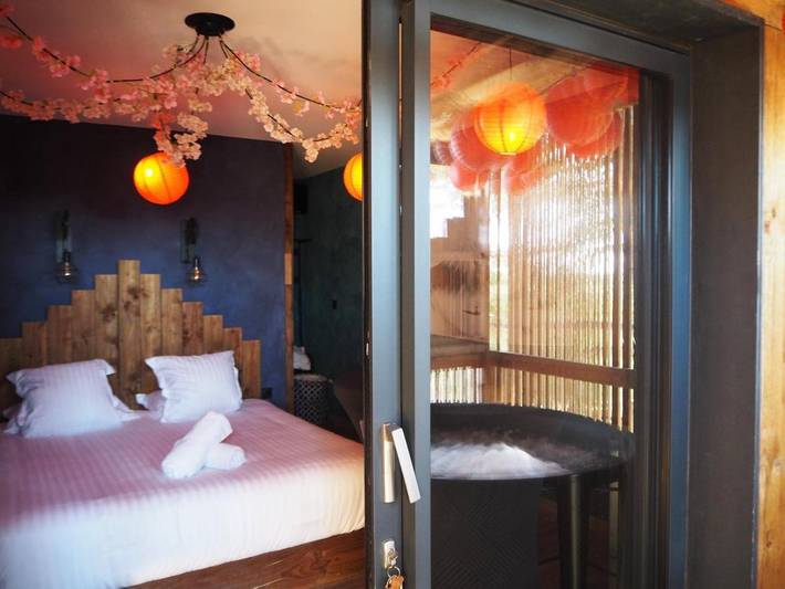 Hotel para 2 personas, con jardín y piscina además de vistas y sauna - 1